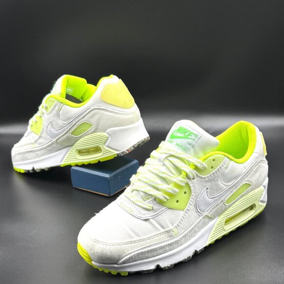 Wmns Nike Air Max 90 'Exeter Edition' - Picture 5 of 9